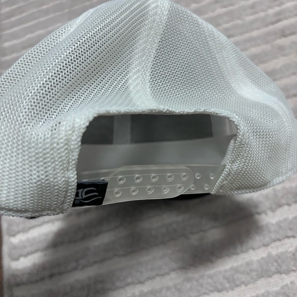 🦋 Closet Clear Out 🦋 Accepting all offers - FCFS! - Picture 5 of 6